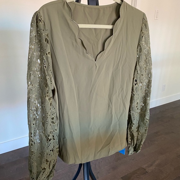 Cupshe blouse - Picture 1 of 4